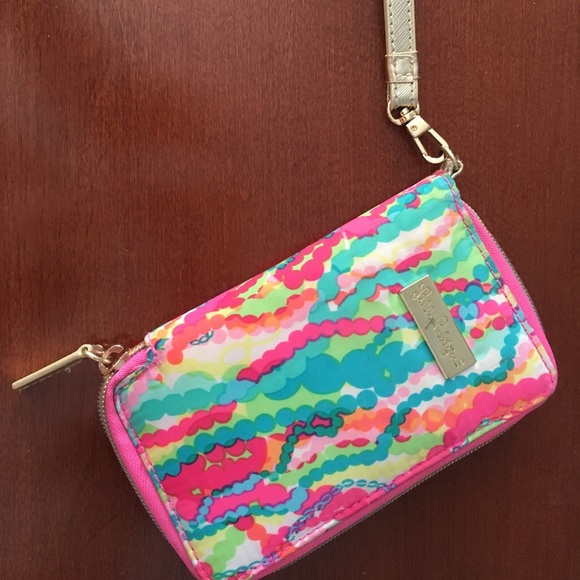 Lilly Pulitzer Handbags - lilly pulitzer wristlet